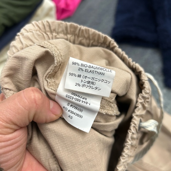 Vuori pants women’s size XSmall tan color - Picture 7 of 8